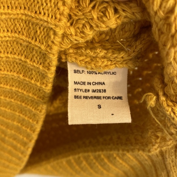 Mustard yellow sweater with beading - Picture 3 of 3